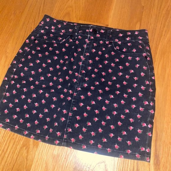 PRINTED MINI SKIRT - Picture 1 of 3